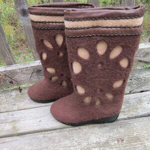 Women's Handmade Wool Boots Size 8 US Latex-Free Brown Warm Boots Flower Petals
